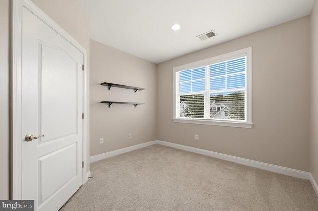 107 OSPREY DR, Lake Frederick, VA 22630