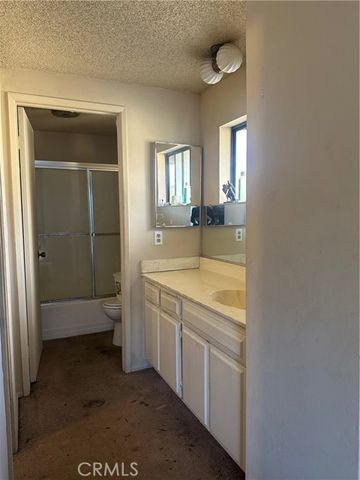 15051 Sherman, Van Nuys (los Angeles), CA 91405