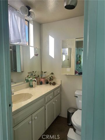 15051 Sherman, Van Nuys (los Angeles), CA 91405