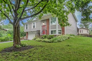 220 Falcon Ridge Way, Bolingbrook, IL 60440
