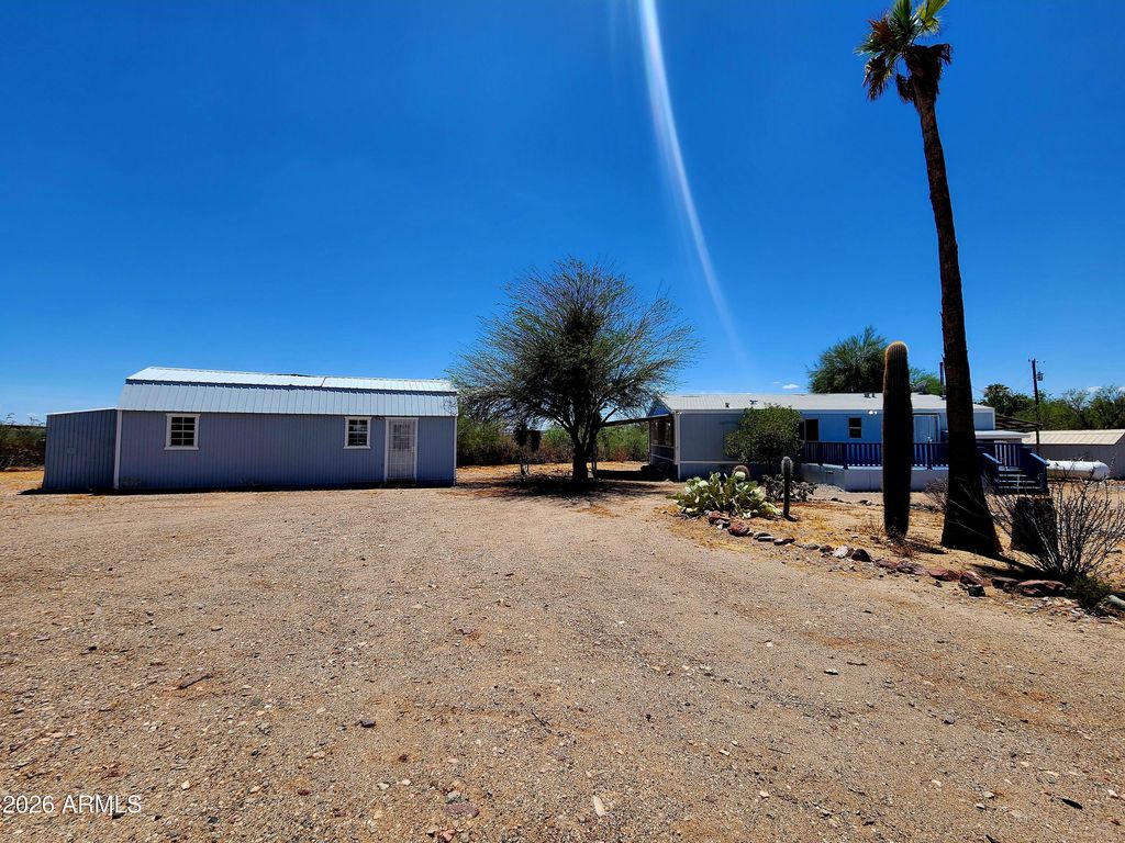 455 W GREEN Road, Morristown, AZ 85342 — exterior