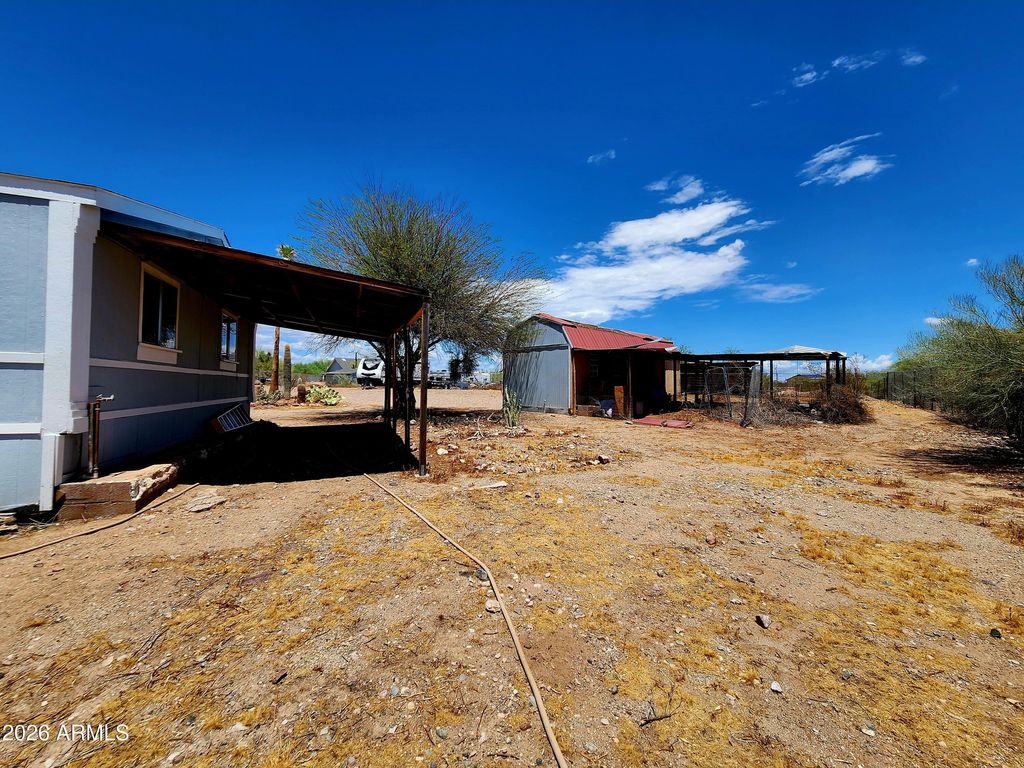 455 W GREEN Road, Morristown, AZ 85342 — photo 5