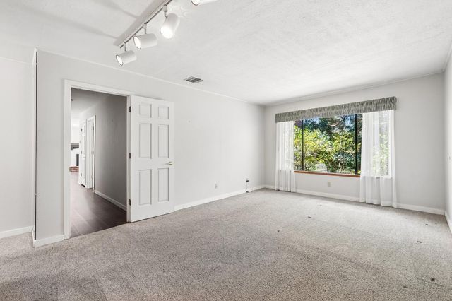 2660 Glenview Dr, Placerville, CA 95667