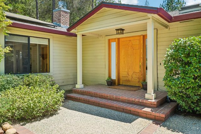2660 Glenview Dr, Placerville, CA 95667