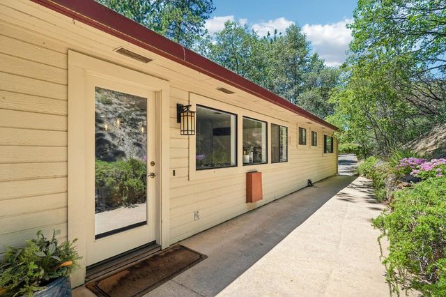 2660 Glenview Dr, Placerville, CA 95667
