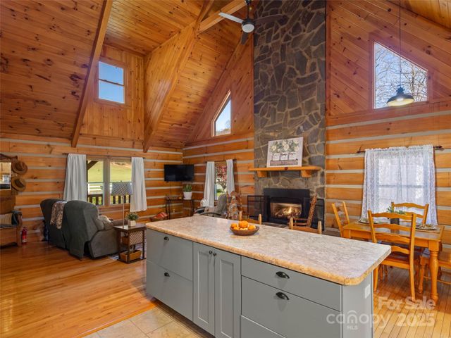 538 E Fork Road, Sylva, NC 28779