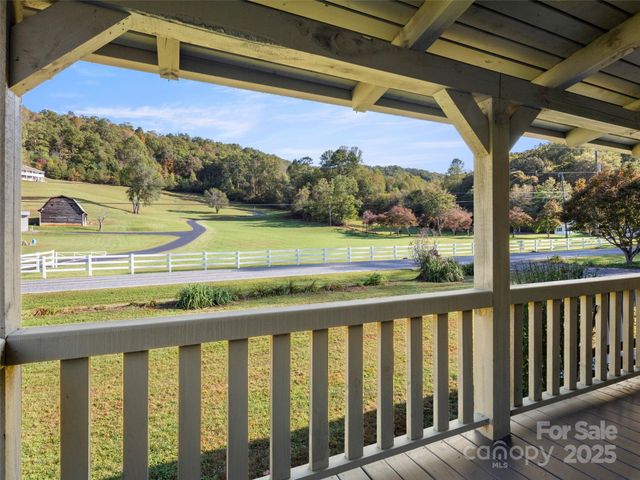 538 E Fork Road, Sylva, NC 28779