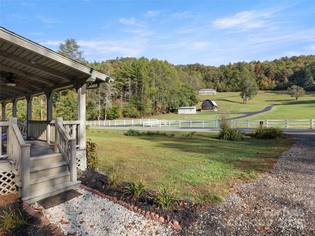 538 E Fork Road, Sylva, NC 28779
