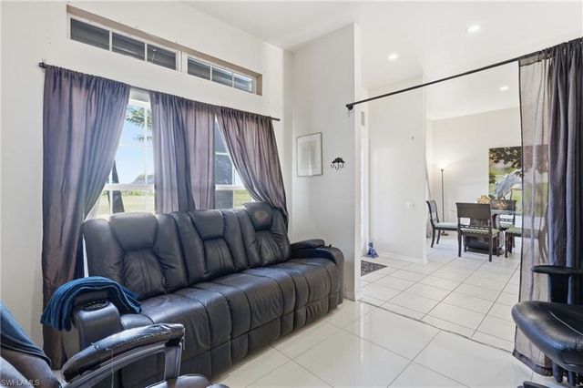 2701 NE 1st PL, Cape Coral, FL 33909