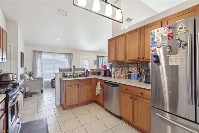 2701 NE 1st PL, Cape Coral, FL 33909