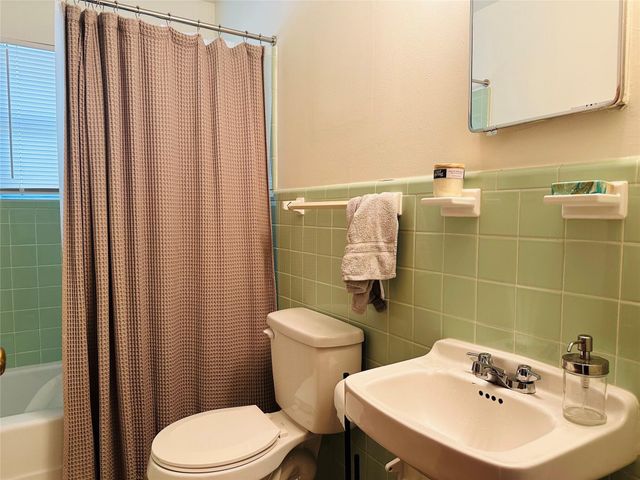 1806 Barbara ST, Austin, TX 78757