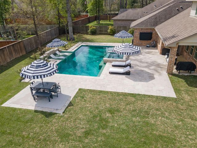 414 Rowan Pine Court, Conroe, TX 77304