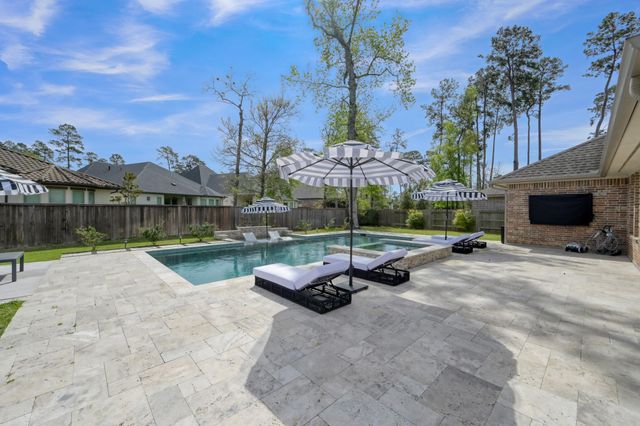 414 Rowan Pine Court, Conroe, TX 77304