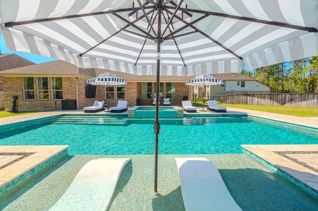 414 Rowan Pine Court, Conroe, TX 77304