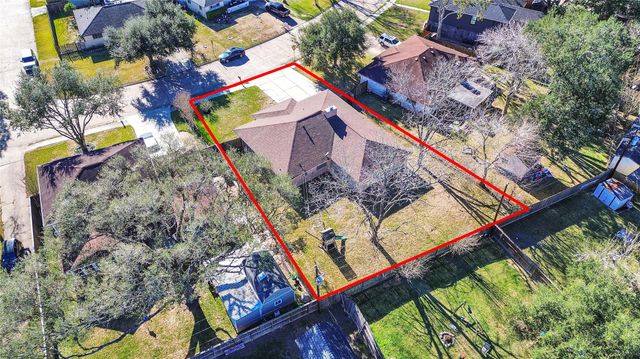 511 Stadium Lane, Friendswood, TX 77546