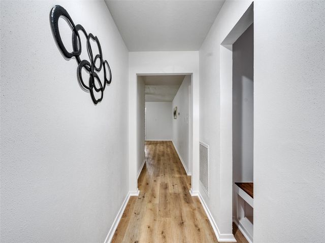 511 Stadium Lane, Friendswood, TX 77546