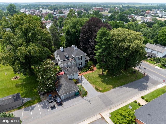 417 E WASHINGTON ST, Charles Town, WV 25414