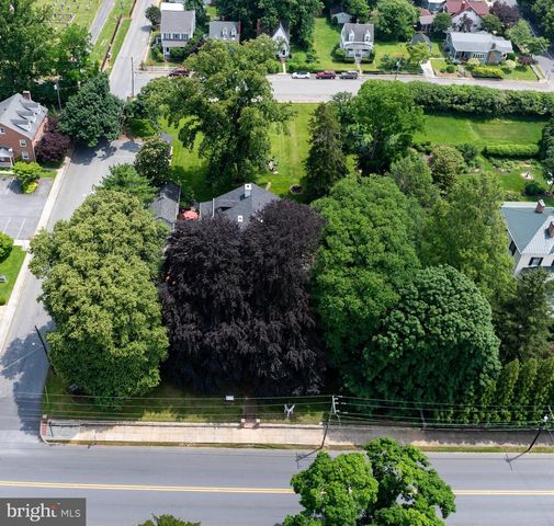 417 E WASHINGTON ST, Charles Town, WV 25414