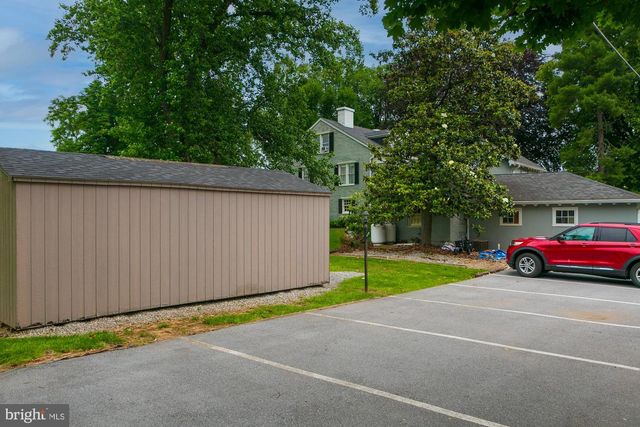 417 E WASHINGTON ST, Charles Town, WV 25414