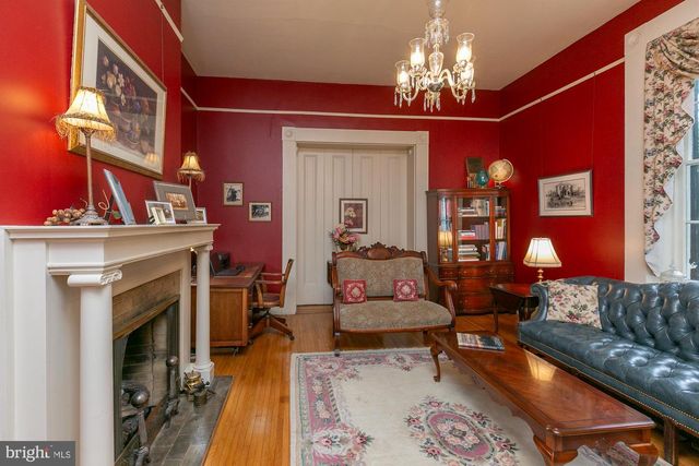 417 E WASHINGTON ST, Charles Town, WV 25414