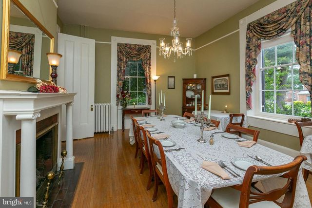 417 E WASHINGTON ST, Charles Town, WV 25414