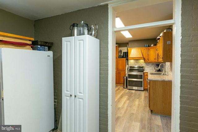 417 E WASHINGTON ST, Charles Town, WV 25414