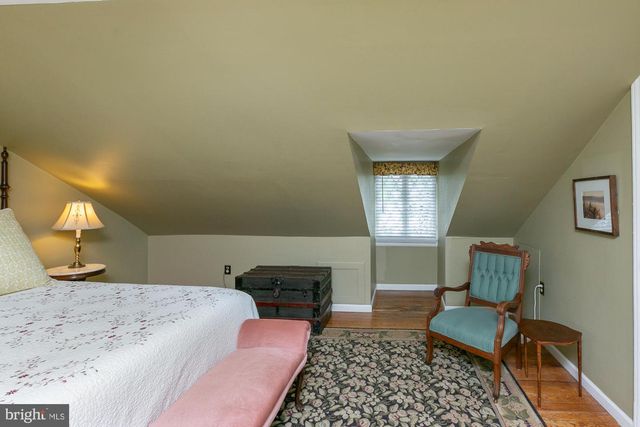 417 E WASHINGTON ST, Charles Town, WV 25414