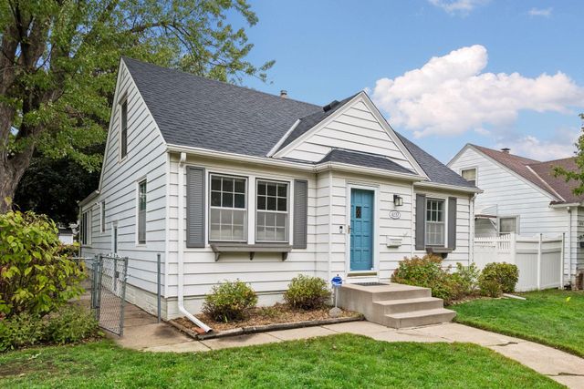 4237 Abbott Avenue N, Robbinsdale, MN 55422