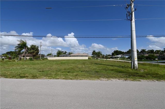 3928 SE 4th AVE, Cape Coral, FL 33904