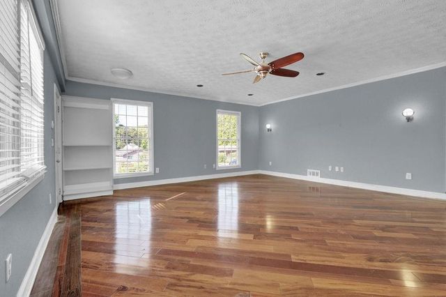 2681 Kings Circle, Lawrenceville, GA 30044