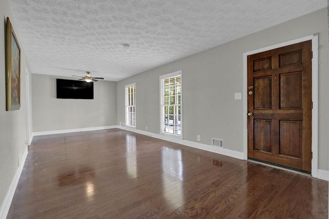 2681 Kings Circle, Lawrenceville, GA 30044