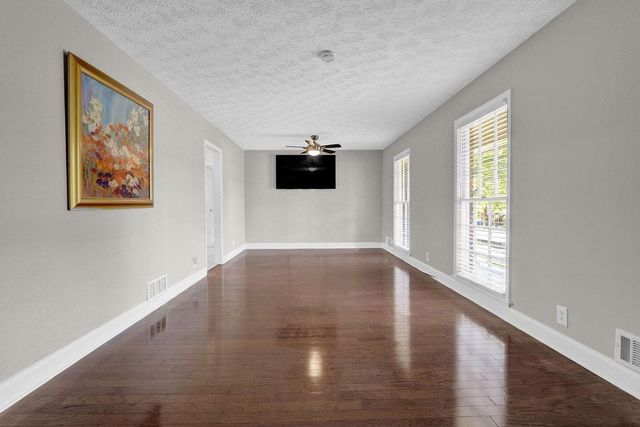 2681 Kings Circle, Lawrenceville, GA 30044