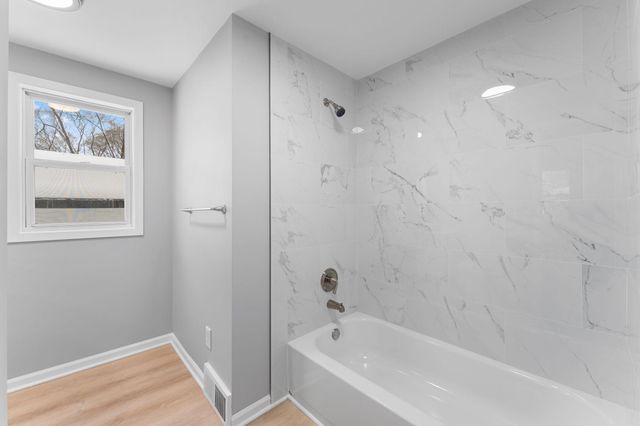 2825 Woodale Drive, Mounds View, MN 55112