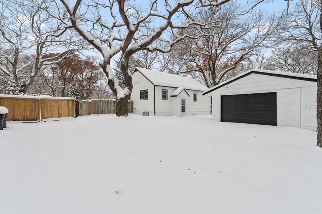 2825 Woodale Drive, Mounds View, MN 55112