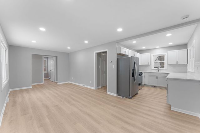 2825 Woodale Drive, Mounds View, MN 55112