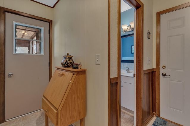 1304 9th Street SW, Willmar, MN 56201