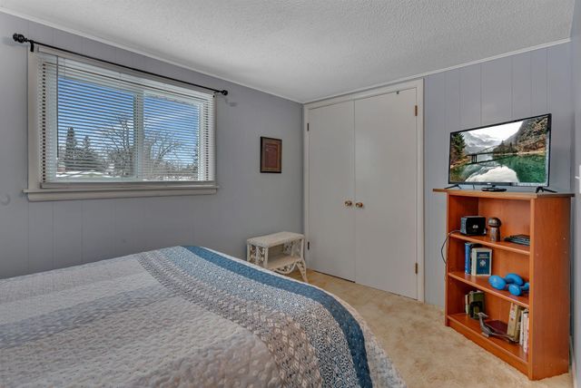 1304 9th Street SW, Willmar, MN 56201