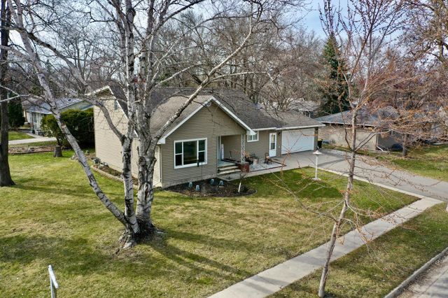 1304 9th Street SW, Willmar, MN 56201