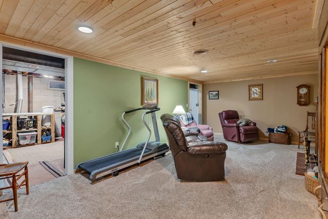 1304 9th Street SW, Willmar, MN 56201