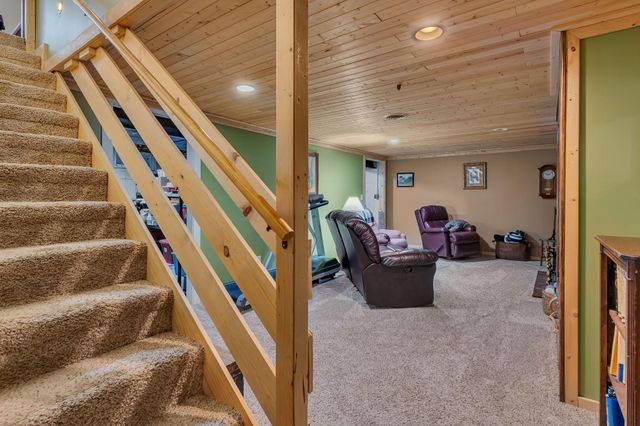 1304 9th Street SW, Willmar, MN 56201