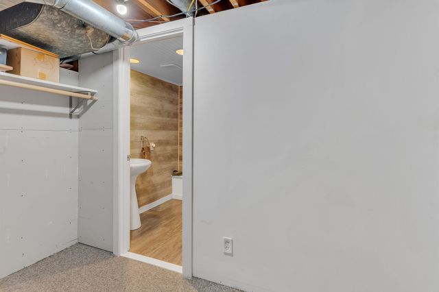 1304 9th Street SW, Willmar, MN 56201