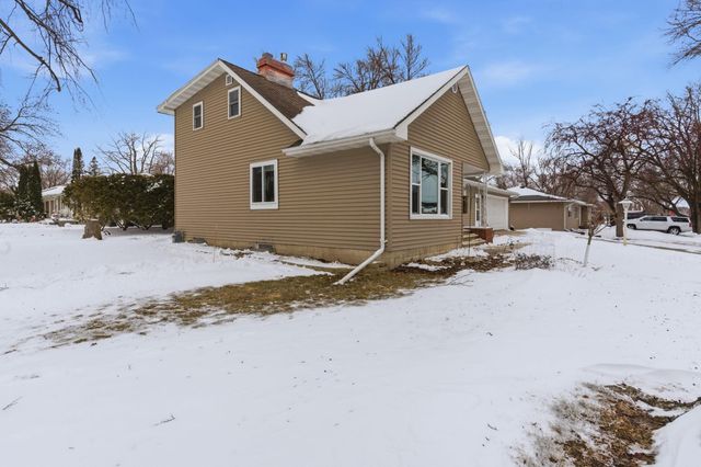 1304 9th Street SW, Willmar, MN 56201
