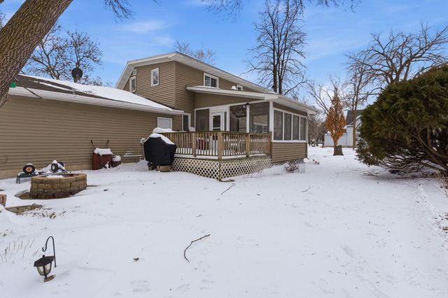1304 9th Street SW, Willmar, MN 56201