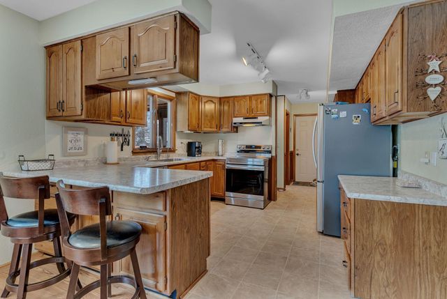 1304 9th Street SW, Willmar, MN 56201