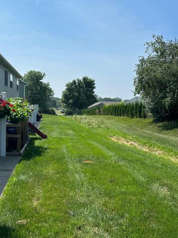 1829 Daniel Lane NE, Stewartville, MN 55976