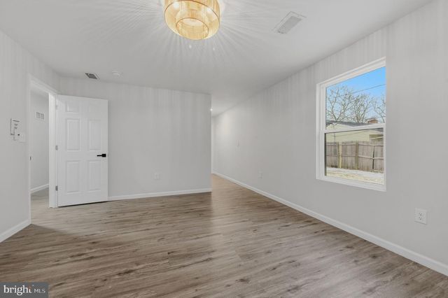 48 CHIPPENDALE CIR, Newark, DE 19713