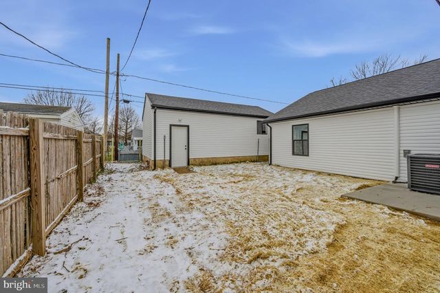 48 CHIPPENDALE CIR, Newark, DE 19713