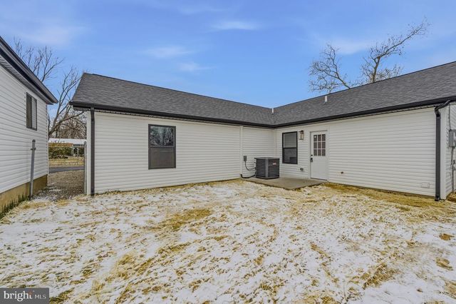 48 CHIPPENDALE CIR, Newark, DE 19713