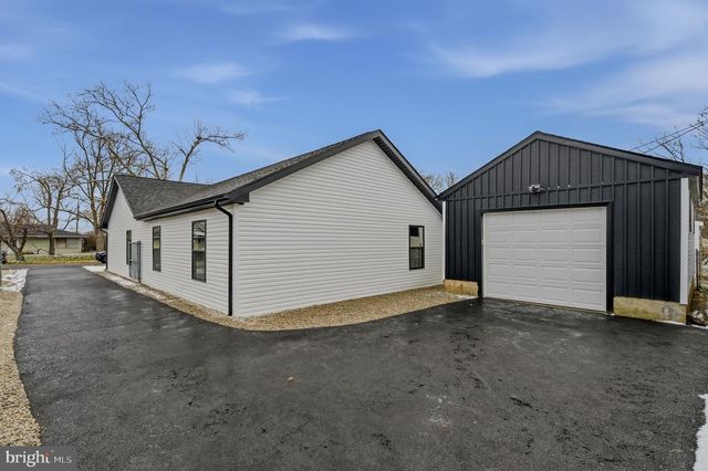 48 CHIPPENDALE CIR, Newark, DE 19713