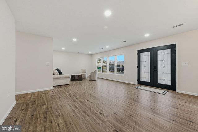 48 CHIPPENDALE CIR, Newark, DE 19713